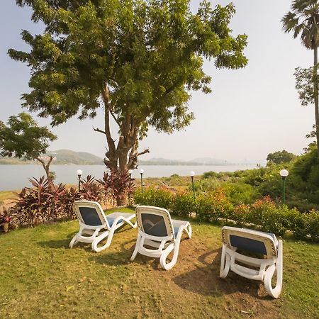 Riverview Tent Resort Kevadia Bagian luar foto