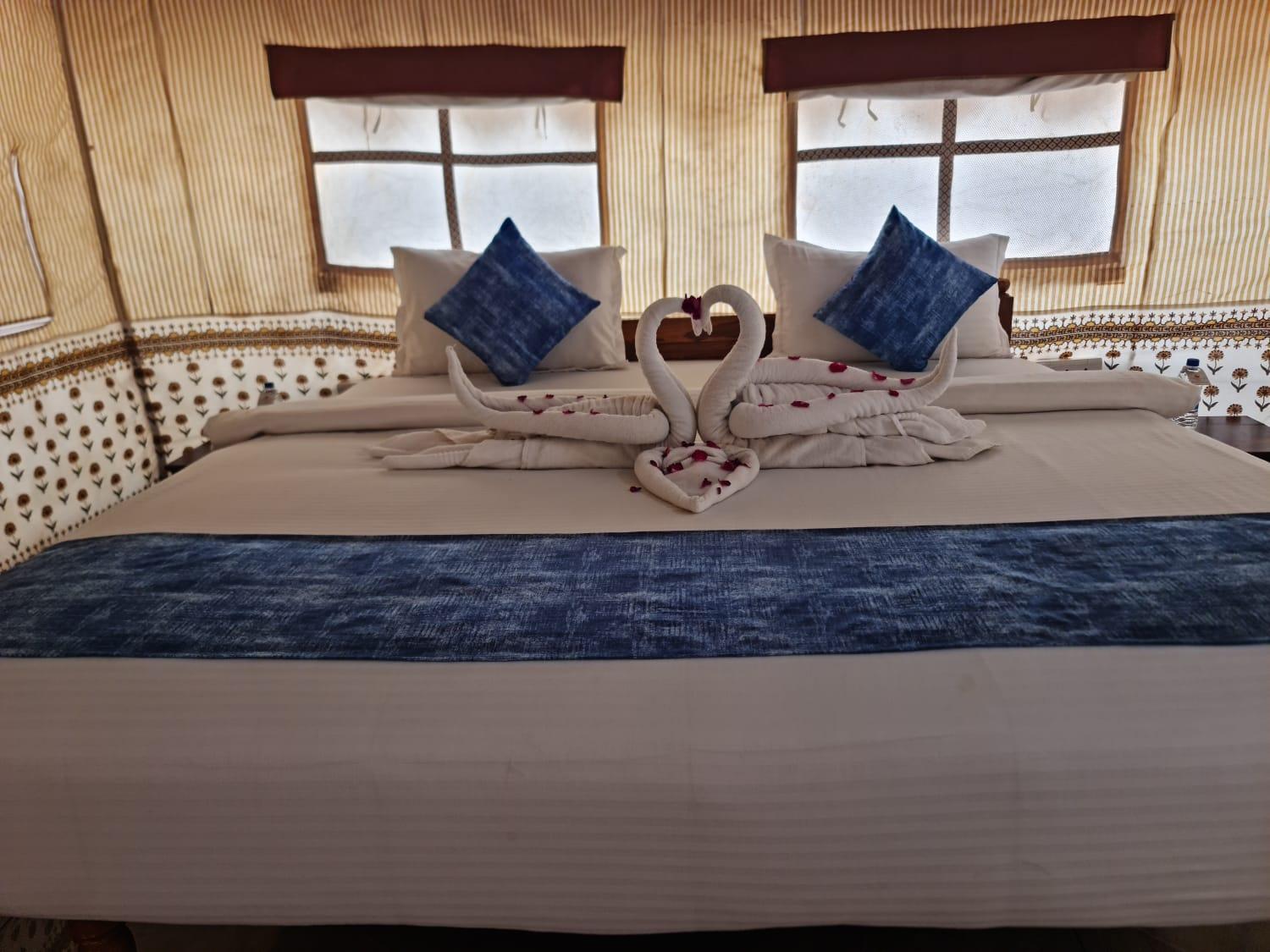 Riverview Tent Resort Kevadia Ruang foto