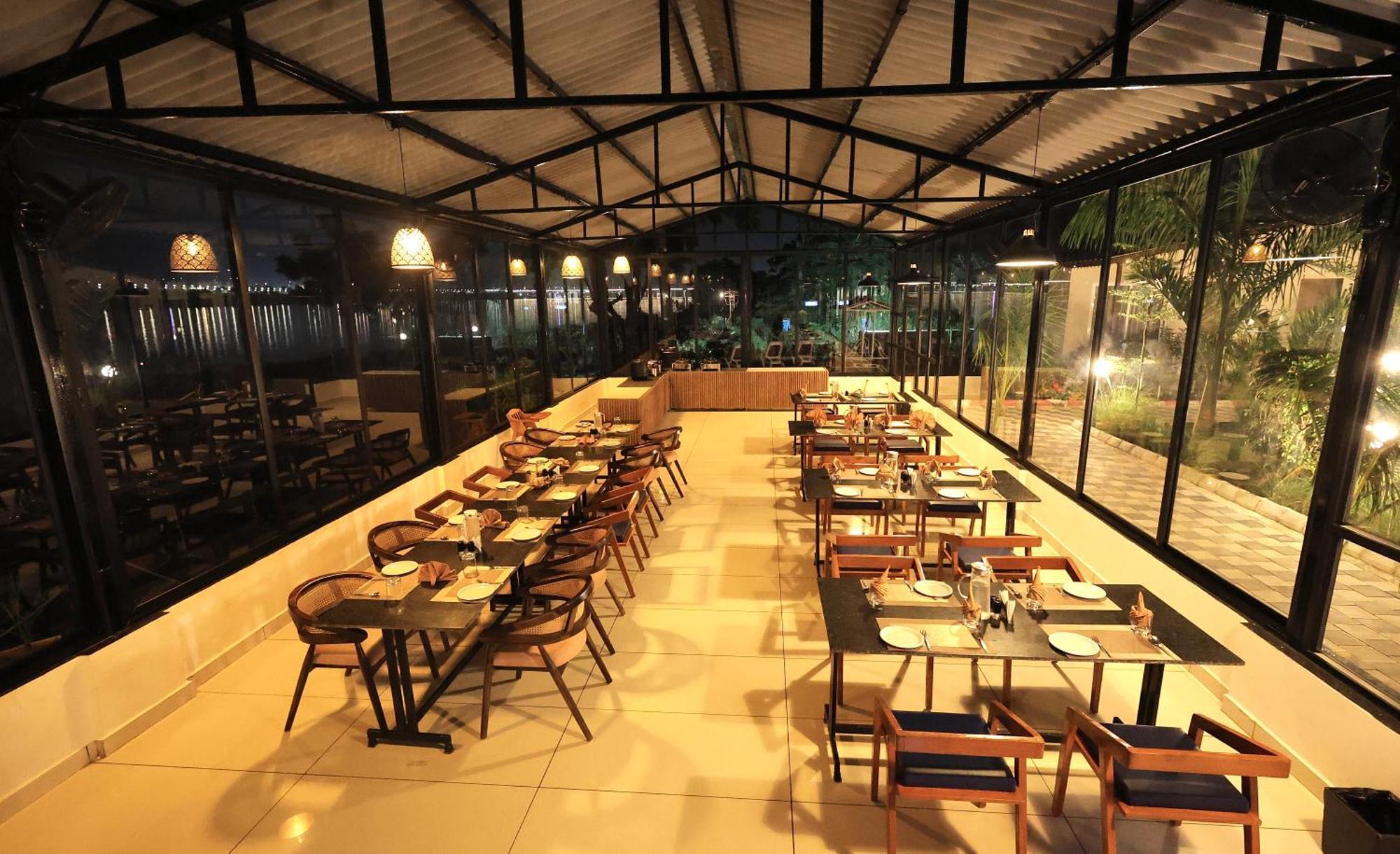 Riverview Tent Resort Kevadia Bagian luar foto