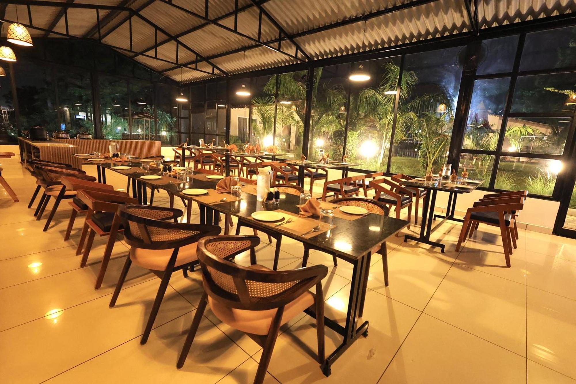 Riverview Tent Resort Kevadia Bagian luar foto