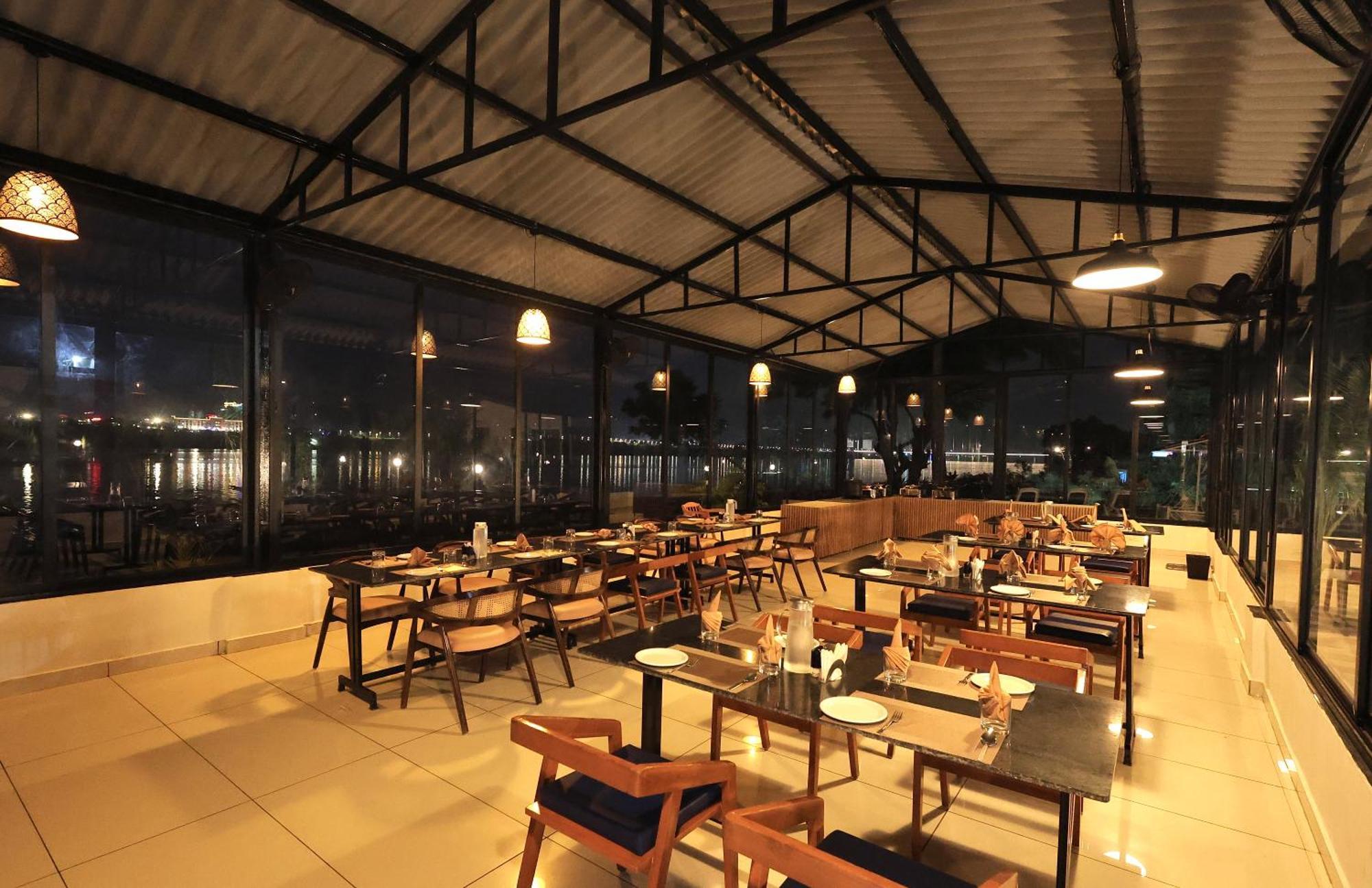 Riverview Tent Resort Kevadia Bagian luar foto