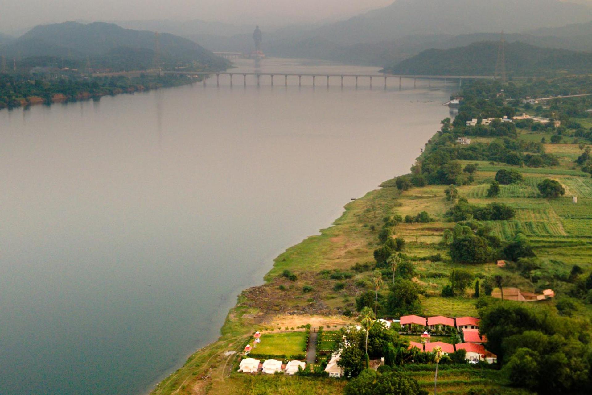Riverview Tent Resort Kevadia Bagian luar foto