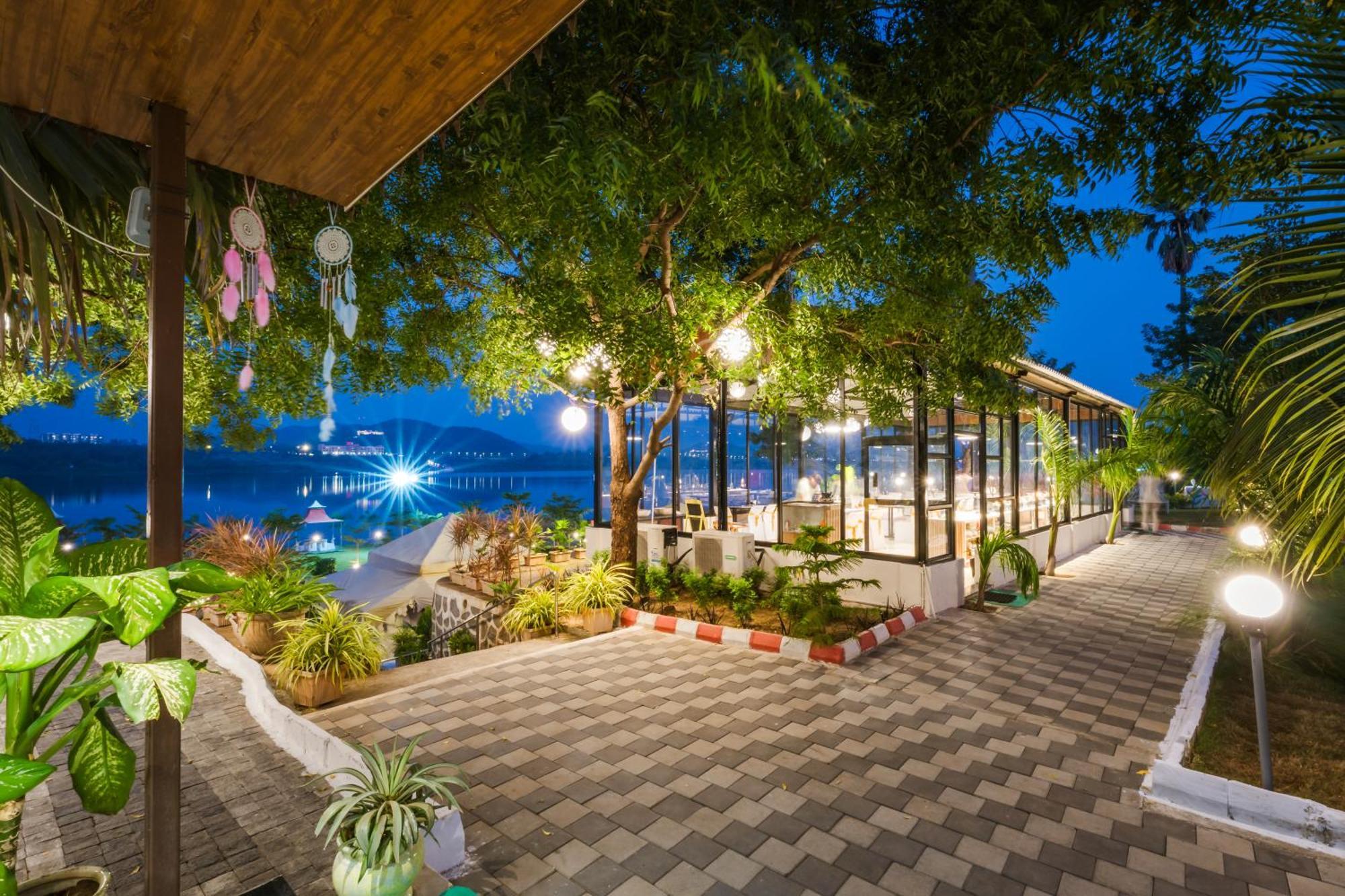Riverview Tent Resort Kevadia Bagian luar foto