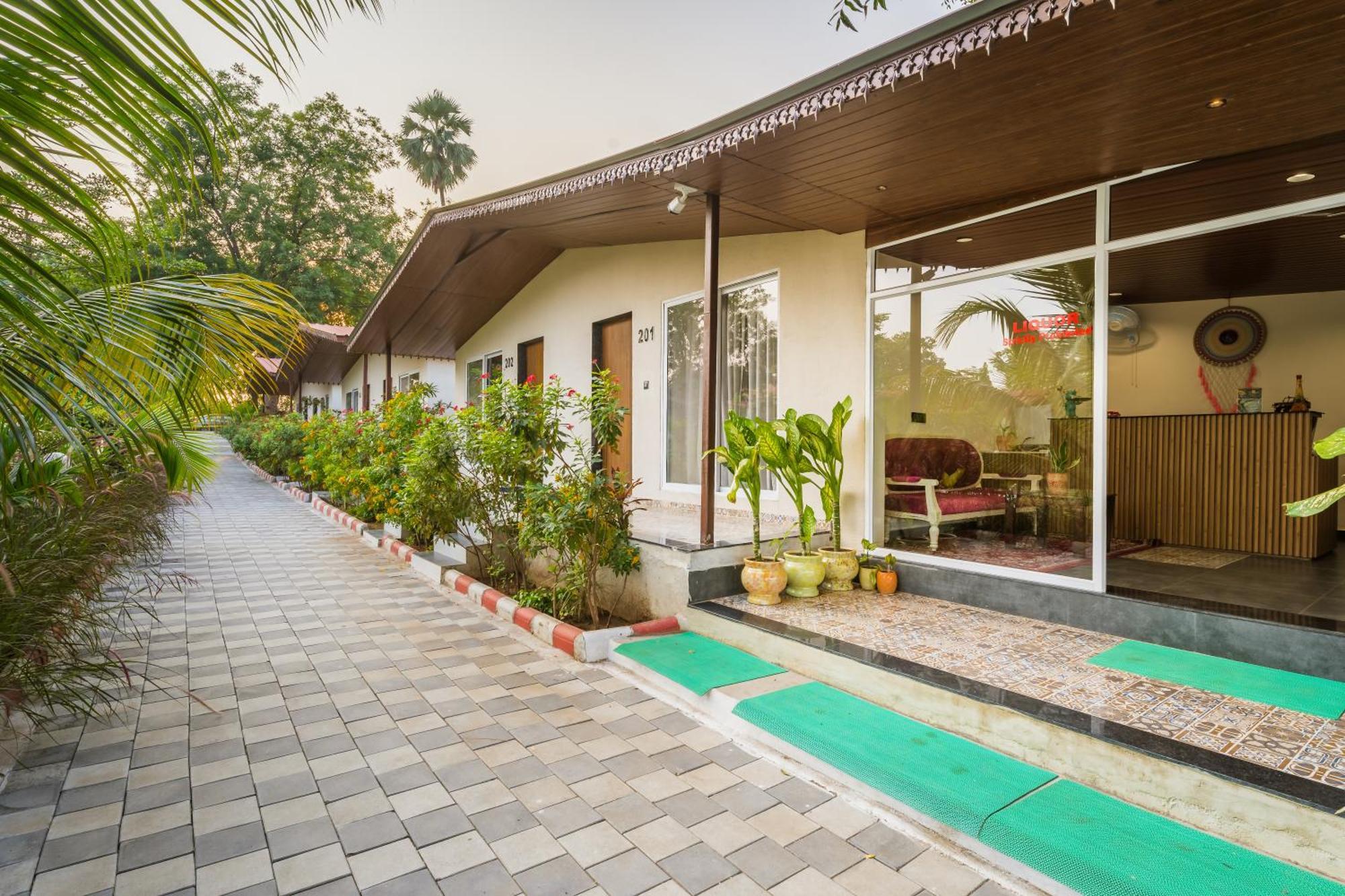 Riverview Tent Resort Kevadia Bagian luar foto