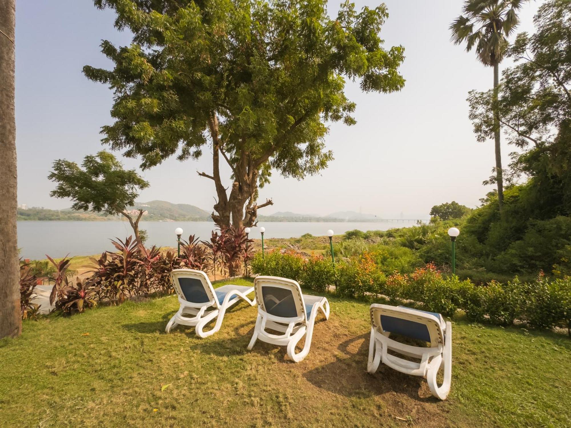 Riverview Tent Resort Kevadia Bagian luar foto