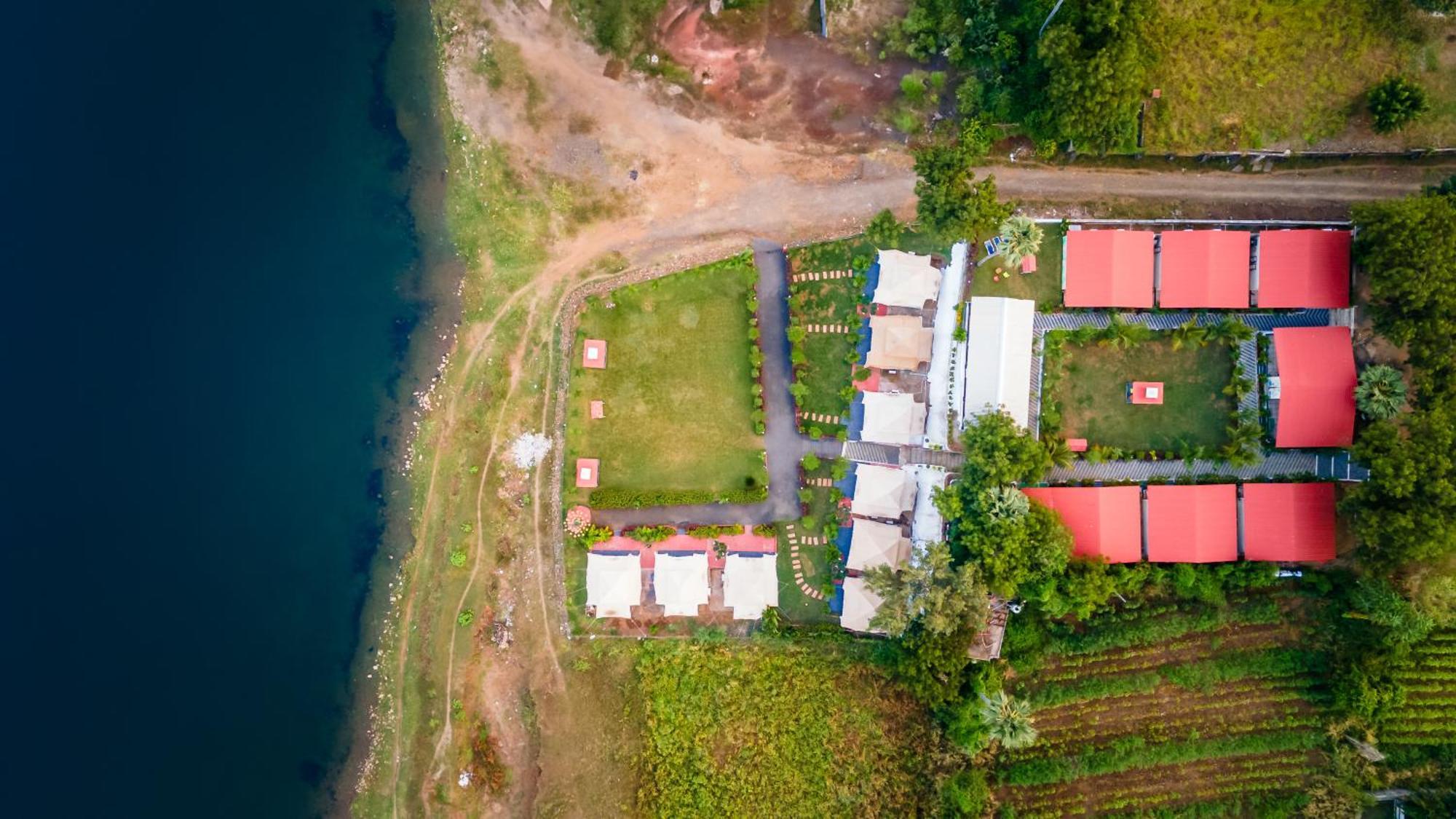 Riverview Tent Resort Kevadia Bagian luar foto