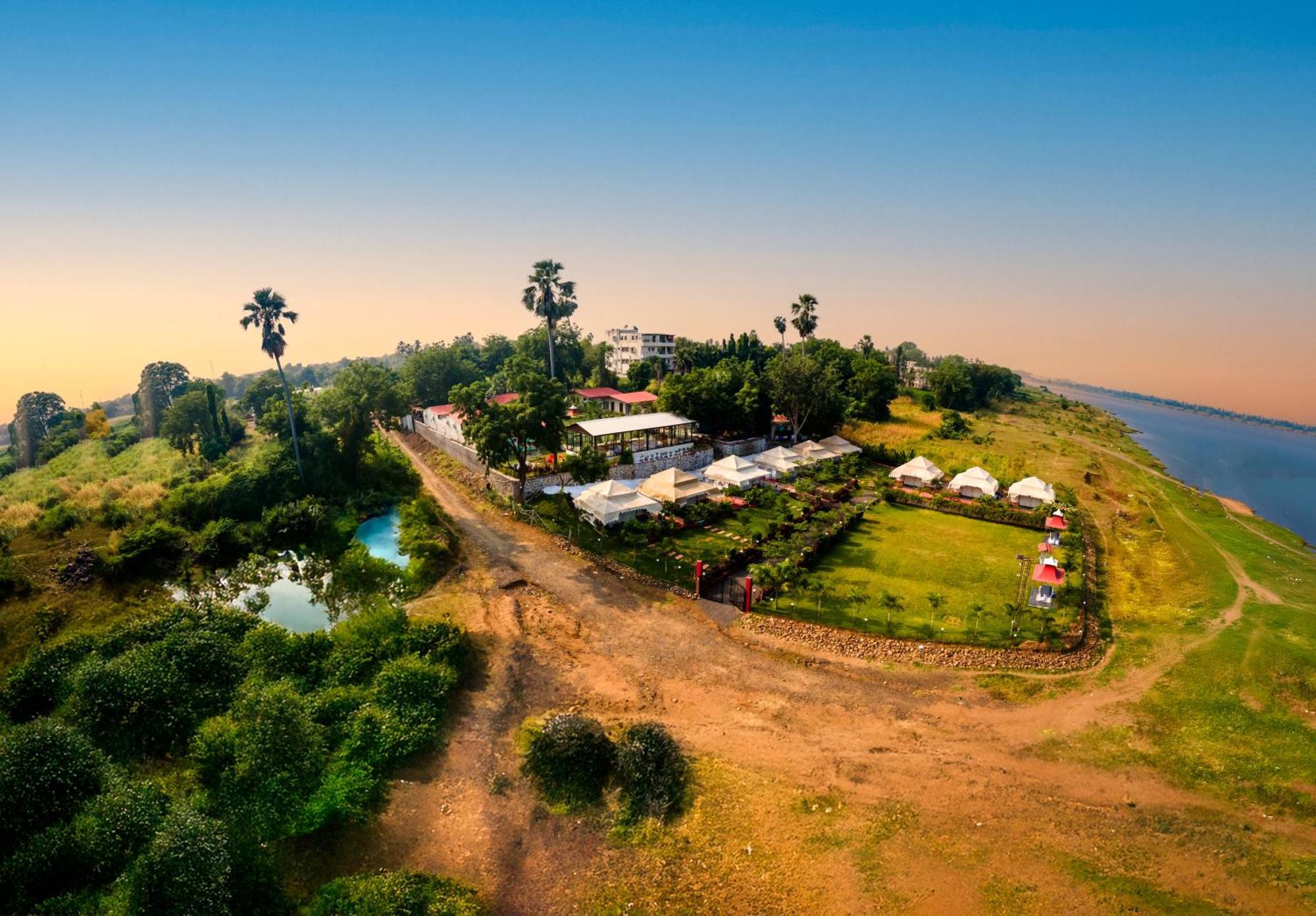 Riverview Tent Resort Kevadia Bagian luar foto