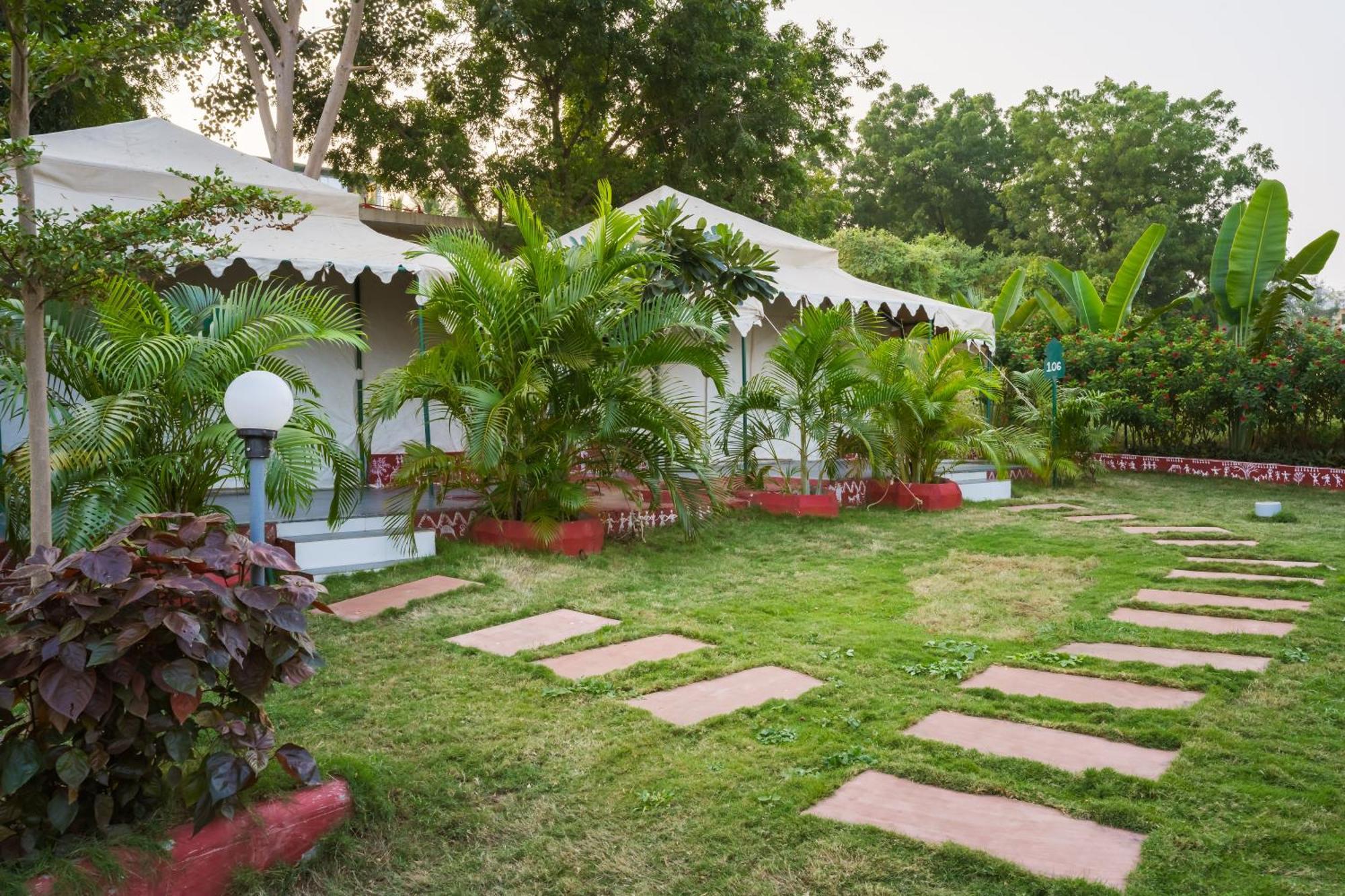 Riverview Tent Resort Kevadia Bagian luar foto